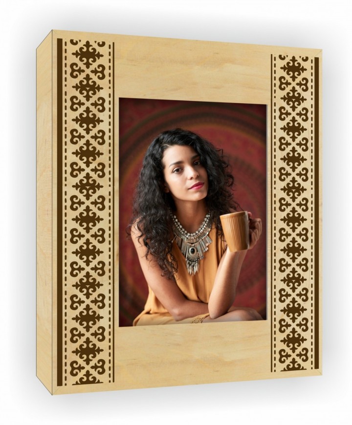 Ramka drewniana grawerowana R138